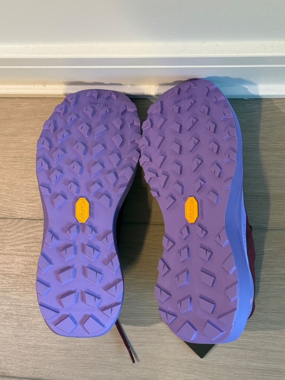 Arc’teryx Norvan LD 4 Women US 7.5 Mars/Aster - New in Box - Picture 4 of 4